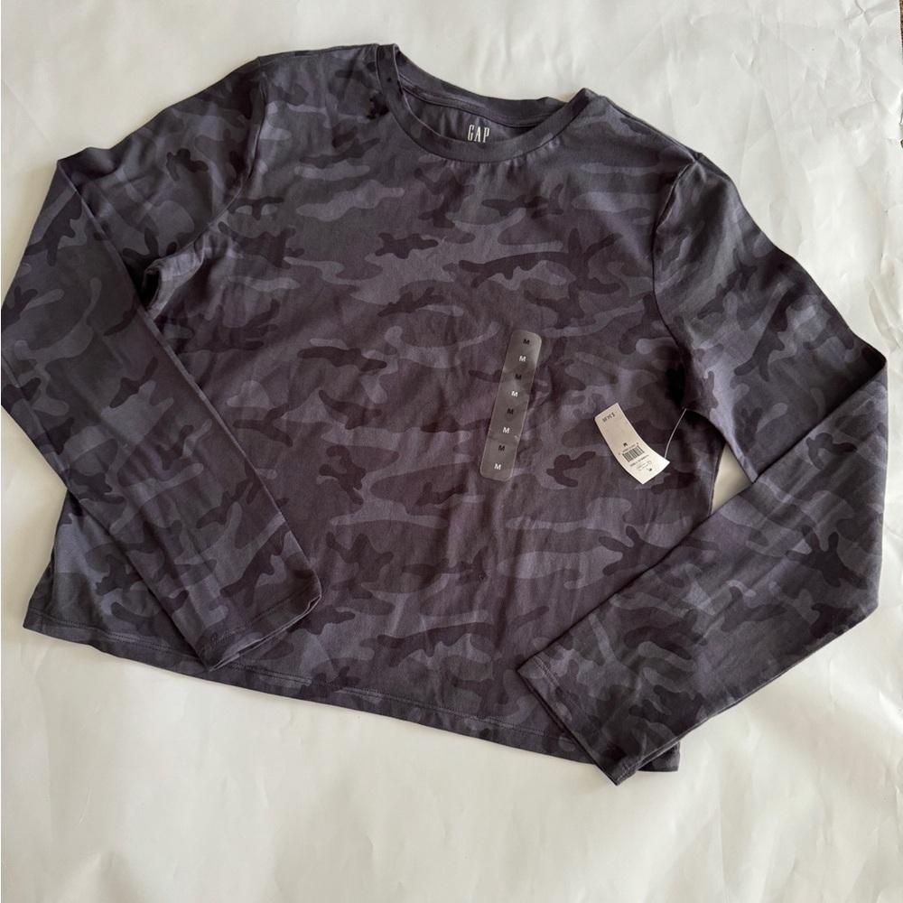 Gap shrunken tee long sleeve